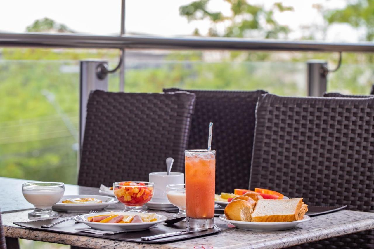 Ramada By Wyndham Manaus Torres Center Hotel Luaran gambar